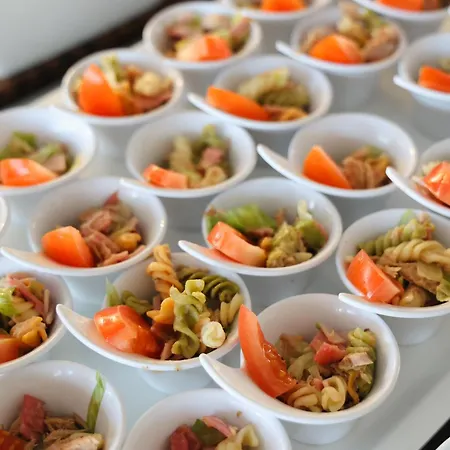 Exagon Park Готель