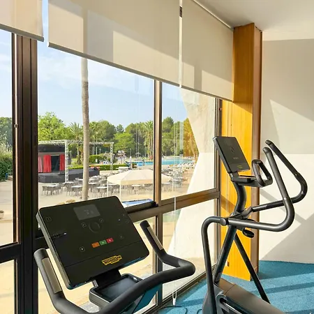 Готель Exagon Park 4*