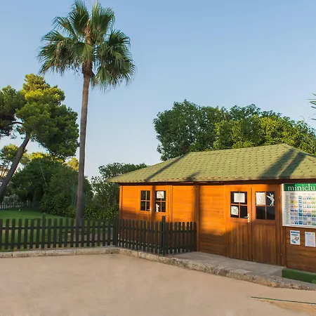 Готель Exagon Park 4*