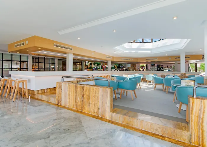 Готель Exagon Park 4*