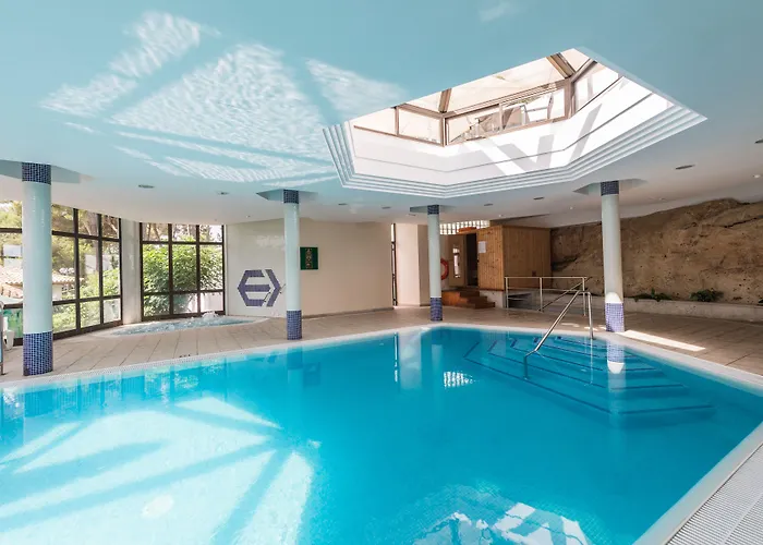 Готель Exagon Park 4*