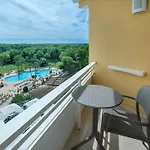 Exagon Park 4*