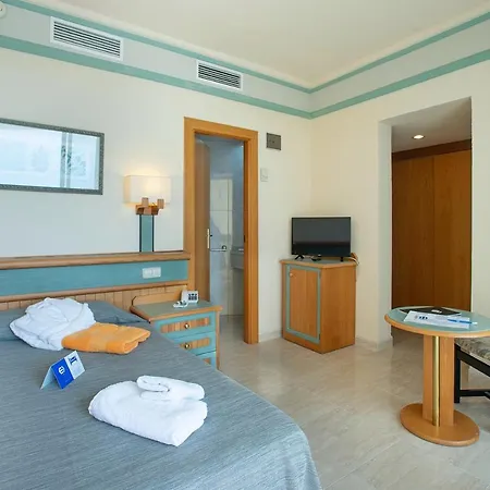 מלון Exagon Park 4*