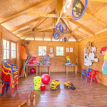 Ξενοδοχείο Exagon Park 4*